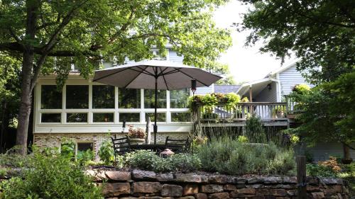 Dickson Street Bed & Breakfast in 阿茲薩 (AR) Dickson Street Bed & Breakfast in 阿茲薩 (AR)