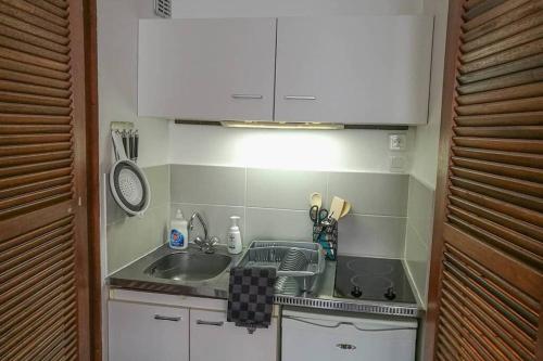 Studio calme proche du centre ville avec garage 2* in มาซากร็อง Studio calme proche du centre ville avec garage 2* in มาซากร็อง