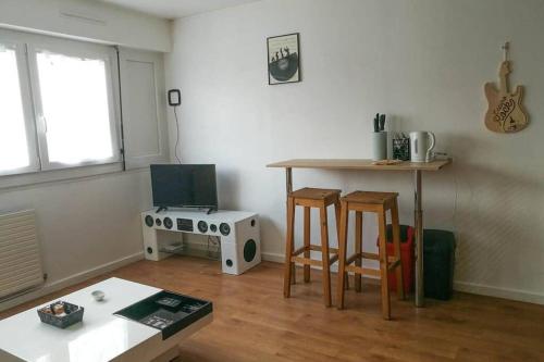 Studio calme proche du centre ville avec garage 2* in มาซากร็อง Studio calme proche du centre ville avec garage 2* in มาซากร็อง