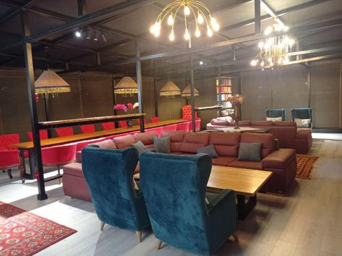 共用Lounge/電視區, Comfortable Home Stay in 泰爾梅茲 共用Lounge/電視區, Comfortable Home Stay in 泰爾梅茲