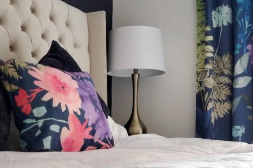 The Riverside at Woodsmill Quay with parking