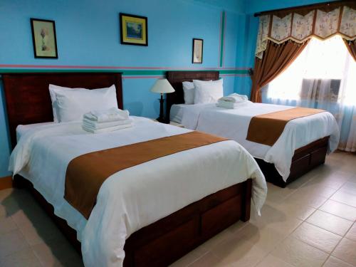 Palm Grove Hot Springs and Mountain Resort in Tuba Palm Grove Hot Springs and Mountain Resort in Tuba