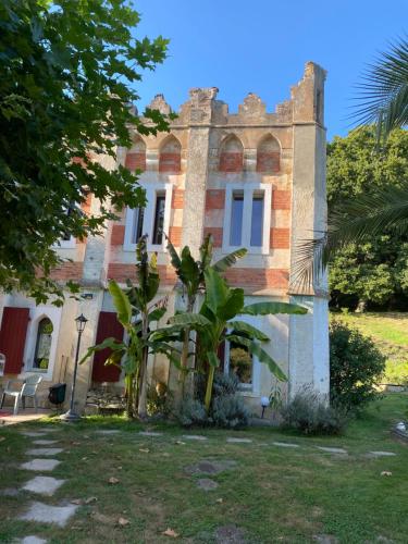 Exterior view, La Tuilerie 1860 in Biaudos Exterior view, La Tuilerie 1860 in Biaudos
