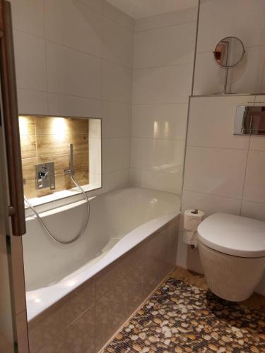 ห้องน้ำ, Ferienhaus in Bernau bei Berlin in แบร์นาว ไบ เบอร์ลิน ห้องน้ำ, Ferienhaus in Bernau bei Berlin in แบร์นาว ไบ เบอร์ลิน