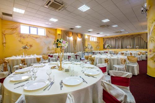 Sală de festivități, Motel Dasiana in Targu Jiu Sală de festivități, Motel Dasiana in Targu Jiu