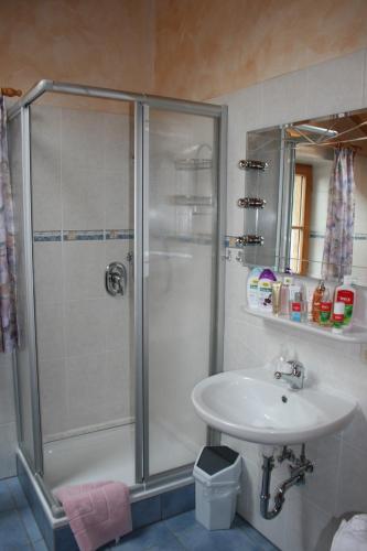 Bathroom, Haus Schwarz in Staudach-Egerndach Bathroom, Haus Schwarz in Staudach-Egerndach