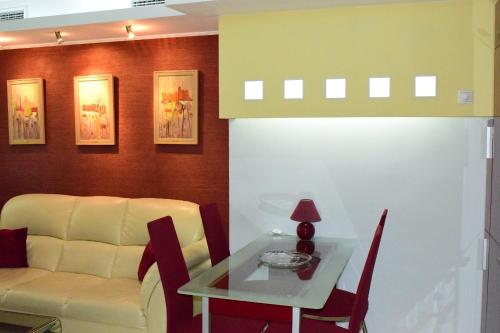 Apartamentos Marrinella Apartments