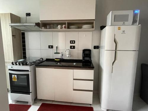 Konyha, Ubatuba! Sun Way! Piscinas churrasqueira, espaço Sophia! (Ubatuba! Sun Way! Piscinas churrasqueira, espaco Sophia!) in Horto Konyha, Ubatuba! Sun Way! Piscinas churrasqueira, espaço Sophia! (Ubatuba! Sun Way! Piscinas churrasqueira, espaco Sophia!) in Horto