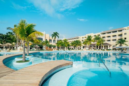 Piscina, Iberostar Waves Rose Hall Beach - All Inclusive in Montego Bay Piscina, Iberostar Waves Rose Hall Beach - All Inclusive in Montego Bay