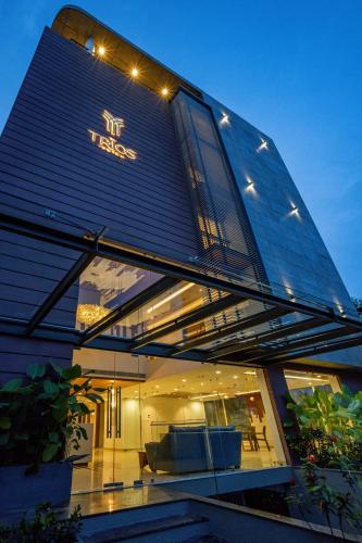 Vista exterior, The Trios Hotel in Kochi Vista exterior, The Trios Hotel in Kochi