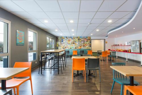 Essen und Erfrischungen, hotelF1 Igny Massy TGV, renovated in Igny Essen und Erfrischungen, hotelF1 Igny Massy TGV, renovated in Igny