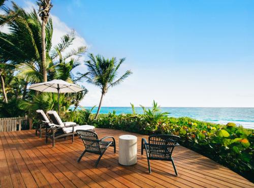 Balcony/terrace, Pink Sands Resort in Dunmore Town Balcony/terrace, Pink Sands Resort in Dunmore Town