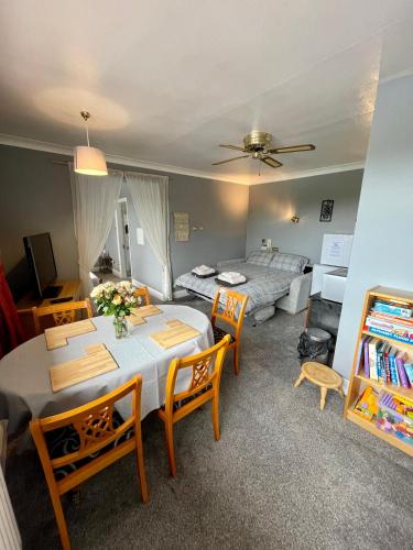 White Wings in Witherley White Wings in Witherley