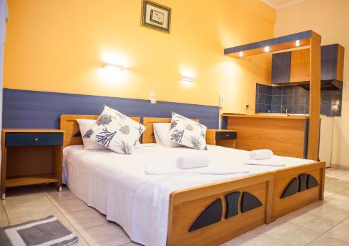 This photo about Stephanie Rooms 1 Beach shared on HyHotel.com