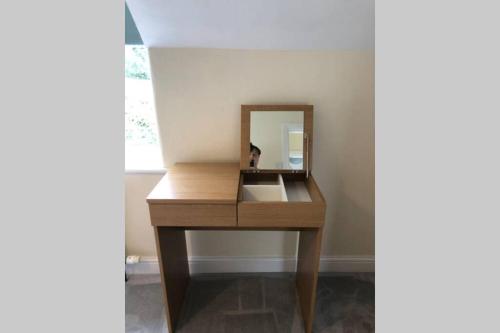 Charming just renovated 2 bed cottage in the centre of village in Northwich Charming just renovated 2 bed cottage in the centre of village in Northwich