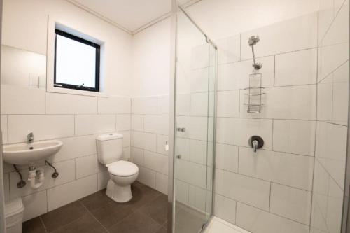 Bathroom, Elimatta Hotel in Devonport Bathroom, Elimatta Hotel in Devonport
