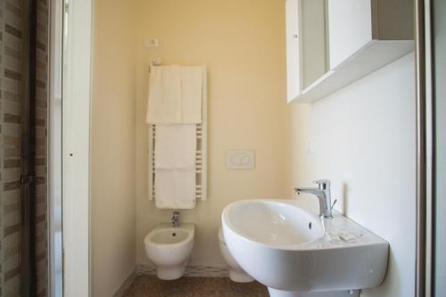 Bathroom, Ome sweet Ome in Ome Bathroom, Ome sweet Ome in Ome