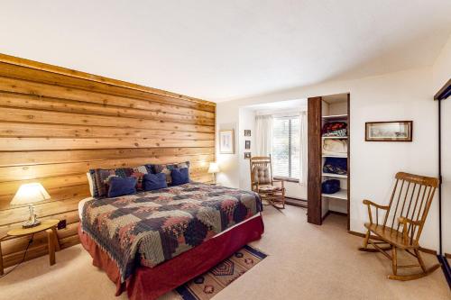 Huntington Lake Condo 92 in Lakeshore (CA) Huntington Lake Condo 92 in Lakeshore (CA)