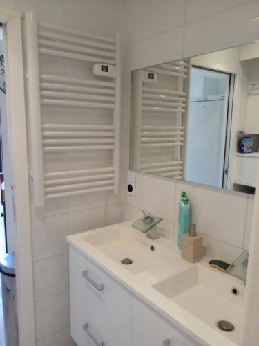 Appartement climatise centre ville tout confort climatise in Sete Appartement climatise centre ville tout confort climatise in Sete