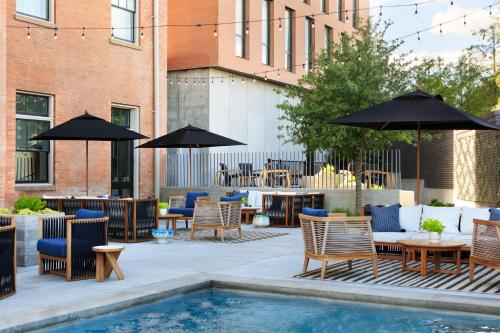 Swimming pool, Kimpton Pittman Hotel near Dallas Farmers Market Swimming pool, Kimpton Pittman Hotel near Dallas Farmers Market