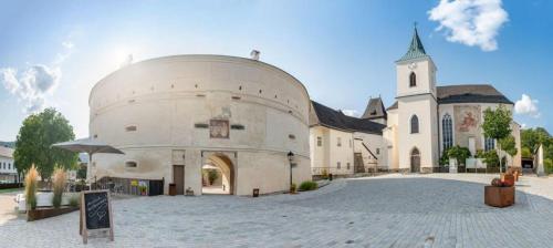 Buitenkant, Residenz Schloss Pöggstall (Residenz Schloss Poggstall) in Laimbach Am Ostrong Buitenkant, Residenz Schloss Pöggstall (Residenz Schloss Poggstall) in Laimbach Am Ostrong