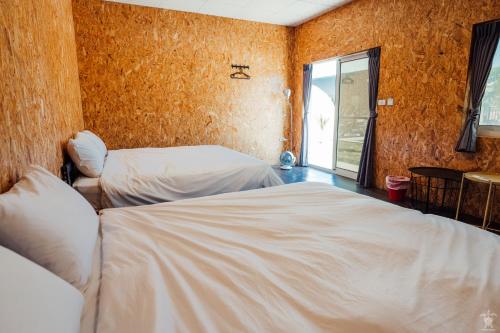 White Card Free Diving in Liuqiu White Card Free Diving in Liuqiu