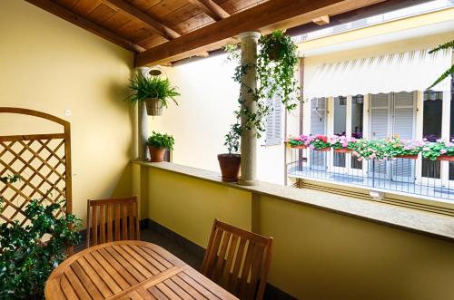Balkon/terasa, Domus San Martino in Piacenza Balkon/terasa, Domus San Martino in Piacenza
