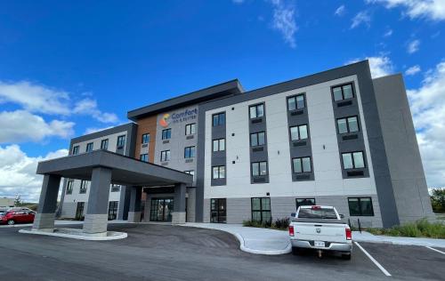 凱富套房酒店 (Comfort Inn & Suites) in 卡爾頓 凱富套房酒店 (Comfort Inn & Suites) in 卡爾頓