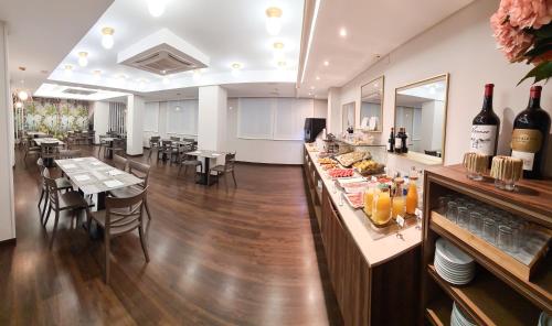 Étterem, Hotel Los Bracos in Logrono Étterem, Hotel Los Bracos in Logrono