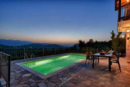 Swimming pool, Citrea Villa in Mousoures Swimming pool, Citrea Villa in Mousoures