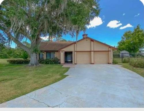 Entrance, Irises House - private room in home in Poinciana Entrance, Irises House - private room in home in Poinciana