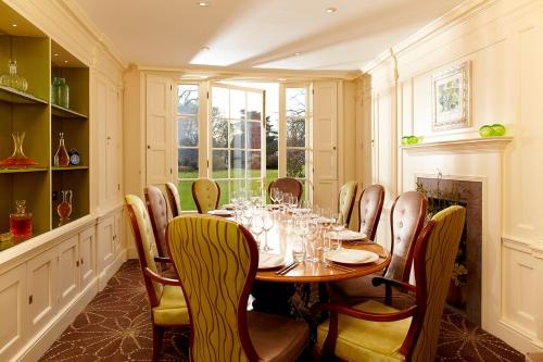 Salón de banquetes, Royal Berkshire in Ascot Salón de banquetes, Royal Berkshire in Ascot