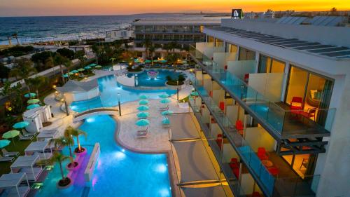 Плувен басейн, Faros Hotel in Агия Напа Плувен басейн, Faros Hotel in Агия Напа