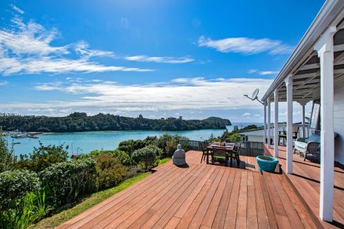 Shower, Sea Blue Heaven with WiFi - Tutukaka Holiday Home in Tutukaka Shower, Sea Blue Heaven with WiFi - Tutukaka Holiday Home in Tutukaka