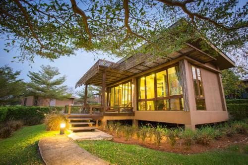 Garden, Mountain Creek Golf Resort and Residences in Nakhonratchasima Garden, Mountain Creek Golf Resort and Residences in Nakhonratchasima