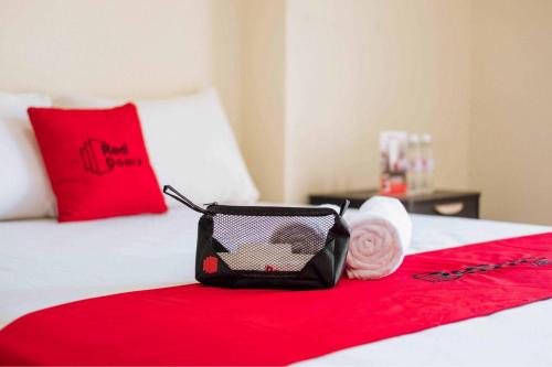 RedDoorz Plus near Nagoya Hill Batam 6 near Barelang Bridge RedDoorz Plus near Nagoya Hill Batam 6 near Barelang Bridge