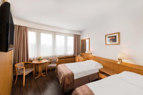 Hotel Budapest near Embassy of Saudi Arabia Hotel Budapest near Embassy of Saudi Arabia