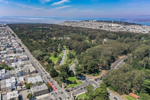 San Francisco Retreat Just Steps from Golden Gate Park and Ocean Beach! home near San Francisco Zoo San Francisco Retreat Just Steps from Golden Gate Park and Ocean Beach! home near San Francisco Zoo