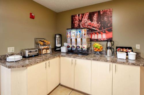 Food and beverages, Super 8 by Wyndham Sandusky in Sandusky (OH) Food and beverages, Super 8 by Wyndham Sandusky in Sandusky (OH)