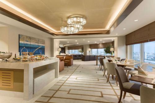 Bar/lounge, Wyndham Grand Istanbul Europe in Bağcılar Bar/lounge, Wyndham Grand Istanbul Europe in Bağcılar