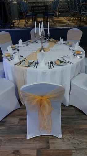 Salón de banquetes, The Windsor Hotel and Bar in Kirkcaldy Salón de banquetes, The Windsor Hotel and Bar in Kirkcaldy