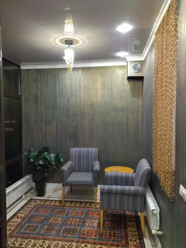 Bejárat, Prestige in Saryarka Negyed Bejárat, Prestige in Saryarka Negyed