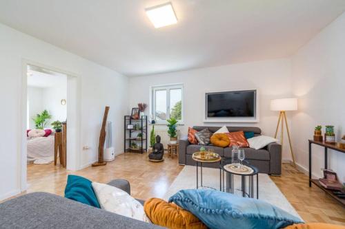 EG Rechts -Wunderschone 80m² große 3-Zimmer City Wohnung nahe Salzburg in ไฟรลาสซิง EG Rechts -Wunderschone 80m² große 3-Zimmer City Wohnung nahe Salzburg in ไฟรลาสซิง