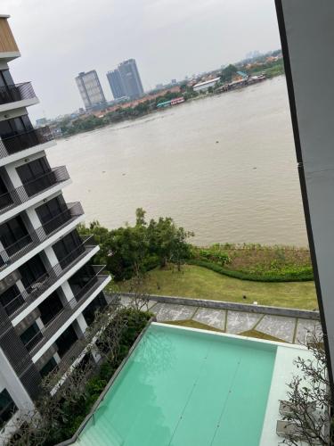 Swimming pool, Politan Breeze, Chaophraya River view near Zab Na Sanambinnam Swimming pool, Politan Breeze, Chaophraya River view near Zab Na Sanambinnam
