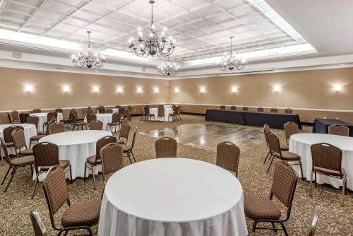 Meeting room / ballrooms, Comfort Suites Bethlehem Near Lehigh University and LVI Airport in Bethlehem (PA) Meeting room / ballrooms, Comfort Suites Bethlehem Near Lehigh University and LVI Airport in Bethlehem (PA)