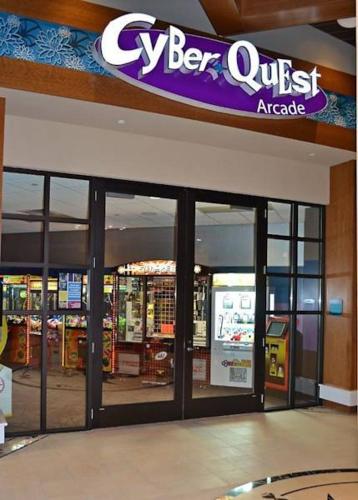 在meiguo.com看到的Soaring Eagle Waterpark and Hotel的介绍图片