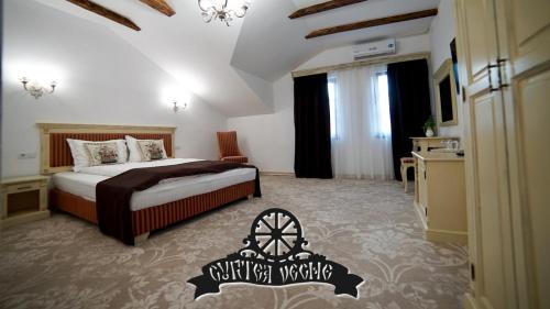 Curtea Veche in Hunedoara Curtea Veche in Hunedoara