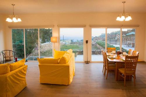 Beautiful Ocean views at Quinta la Mexicana! 8 ppl in Ensenada Beautiful Ocean views at Quinta la Mexicana! 8 ppl in Ensenada