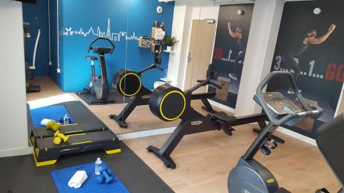 Fitness center, Holiday Inn Express Paris - Velizy in Velizy-Villacoublay Fitness center, Holiday Inn Express Paris - Velizy in Velizy-Villacoublay