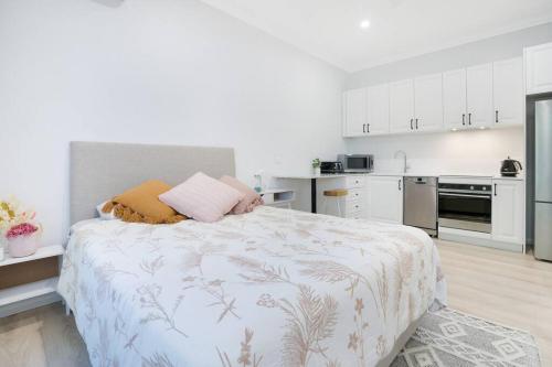 Entire Residential Home - Lake Illawarra Hampton in Lake Illawarra Entire Residential Home - Lake Illawarra Hampton in Lake Illawarra
